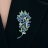 Брошь из серебра с фианитами и эмалью (Арт.94049009)
