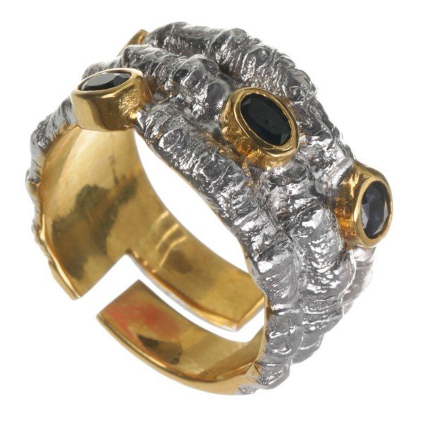 Серебряное кольцо BEAVERS с корундом 1115s
