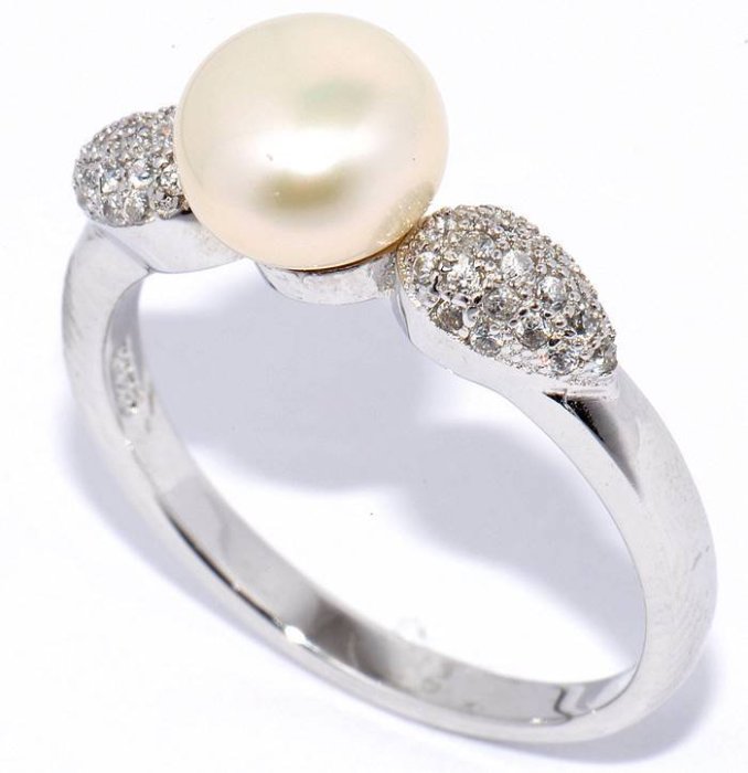 Кольцо Серебряные крылья (Арт.210178-113-77_zhemchugkult_kubcirkonii)