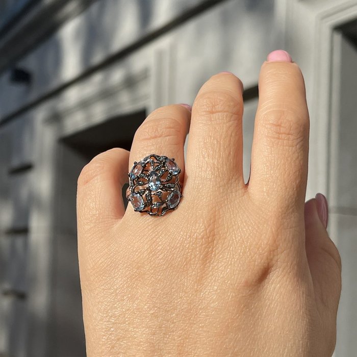 Кольцо из белого золота с бриллиантом и топазом (Арт.mr83422-bl-lnbt_ko_dl_bt_wg)