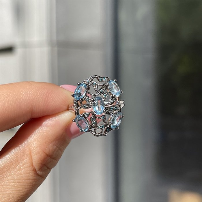 Кольцо из белого золота с бриллиантом и топазом (Арт.mr83422-bl-lnbt_ko_dl_bt_wg)